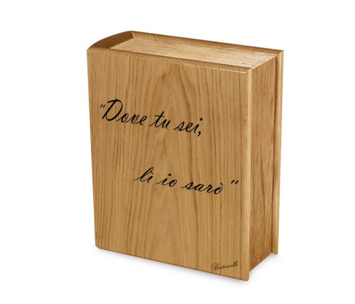 Dedica su urna a libro (1280x1040)